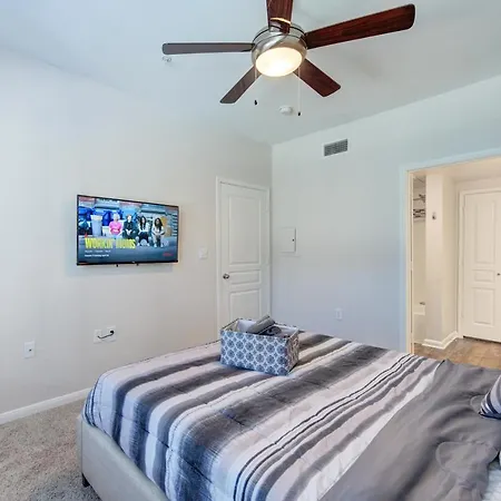 Cozy Modern 1 Bedroom Apartment Mins From Nrg And Medical Center-2