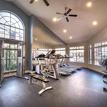 Lux Apt - Med Center-3