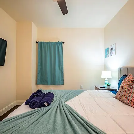 The Perfect Urban Getaway: 3Br/2.5Ba Near Downtown-2