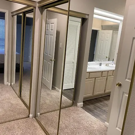 Spacious Room With Pool/Gym - Medical Center Houston-2