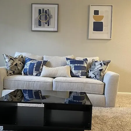 Spacious Room With Pool/Gym - Medical Center Houston-3