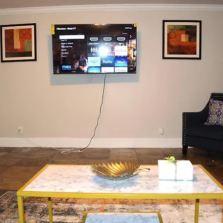Exquisite Urban Townhouse In Montrose-2