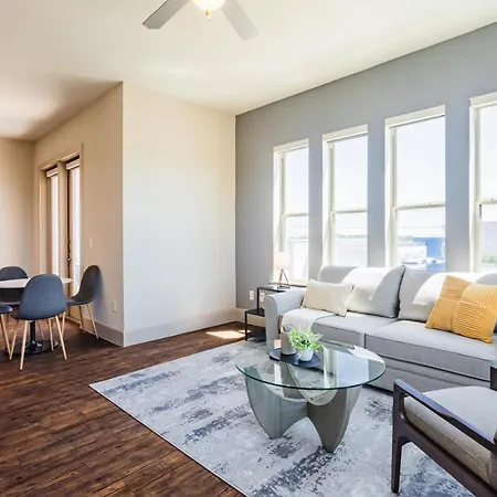 Modern Apartment In Prime Location Id5227-2