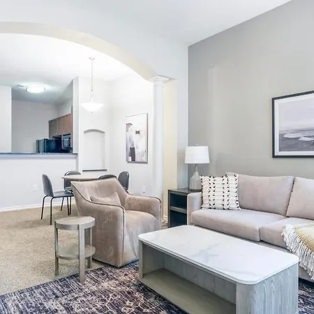 Modern Apartment In Prime Location Id4026X70-2