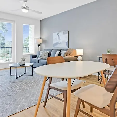 Modern Apartment In Prime Location Id2678X37-3