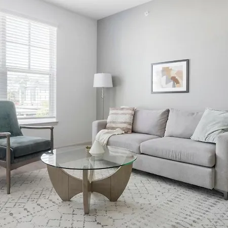 Modern Apartment In Prime Location Id5473X56-3