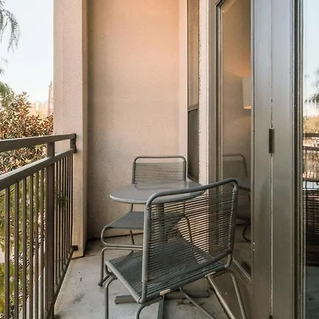 Modern Apartment In Prime Location Id1413-2