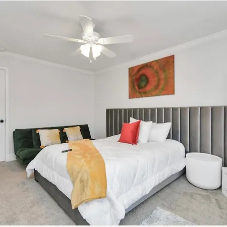 Modernized Private Master Suite-3