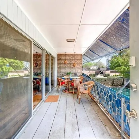 Colorful 2Bd In Heart Of Houston-3