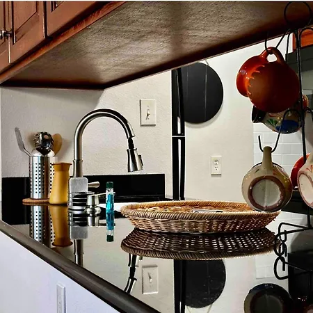 The Heart Of Houston Mexican Modern 2Br Condo-3
