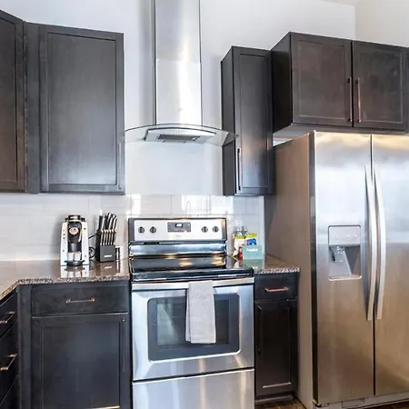 Modern Apartment In Prime Location Id8047X74-2