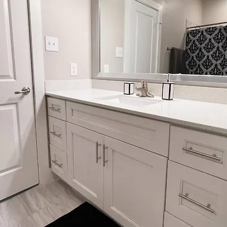 Welcome To Our Spacious 2-Bedroom 2-Bathroom Located In The City Of Houston, Texas!-3