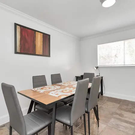 Lovely Guest Room In Townhome - Montrose Area-2