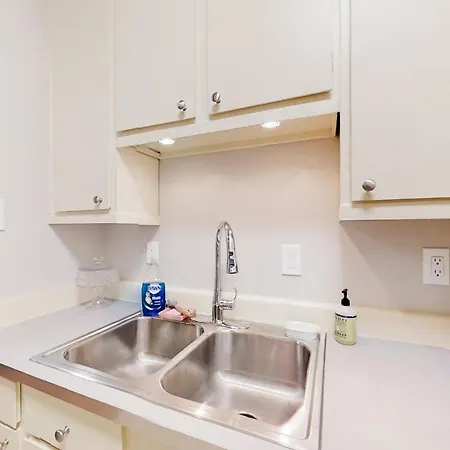 Bayou City Retreat, Unit 131-3