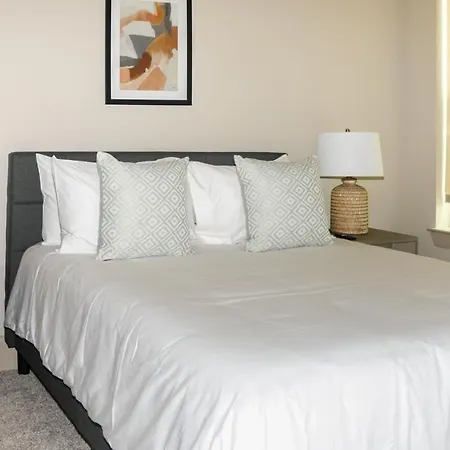 Modern Apartment In Prime Location Id4612X92-2