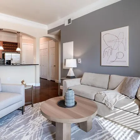 Modern Apartment In Prime Location Id5668X31-3