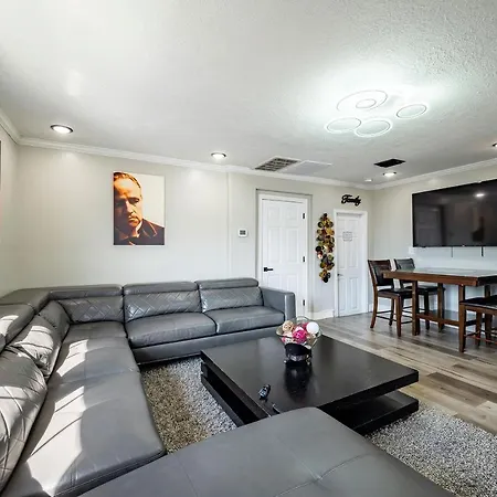 3Br Home Sleeps 8 Downtown Med Ctr /Pet/Ev-2