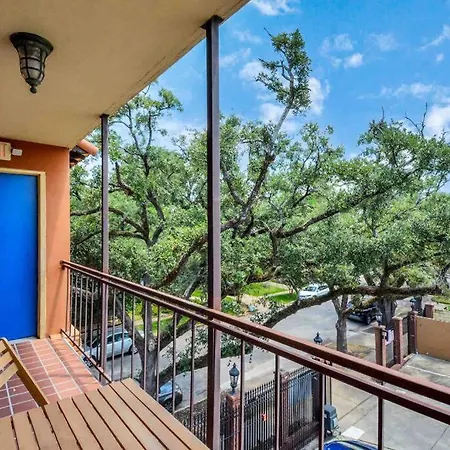 The Experience In Montrose Houston Apartment-2