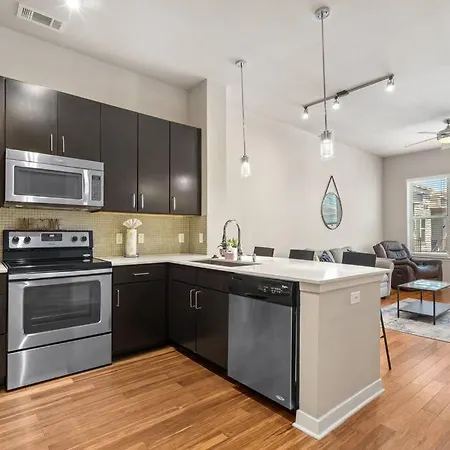 1Brmodern Retreat-Mins To Med Center-2