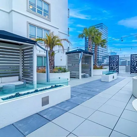 Lux 1Bd Hi-Rise Unit In Galleria. Relax, Wfh, Pool-2