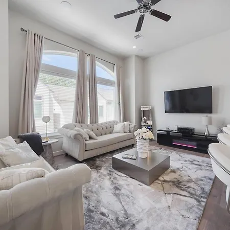 106 Knightsbridge Park Ln-3