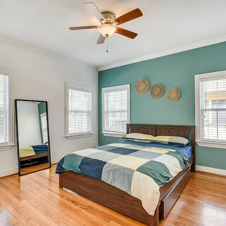 Vibrant Houston Getaway 5 Mi To Downtown Aquarium-2