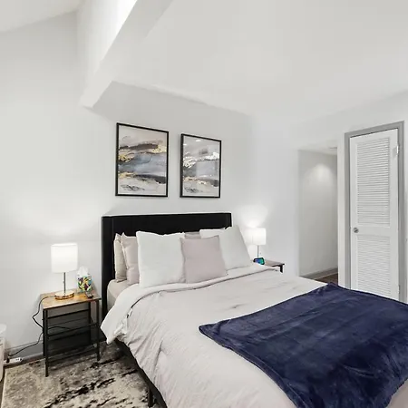 2 Bd Condo Gym, Pool, Hot Tub, Houston Medical Center, Nrg-2