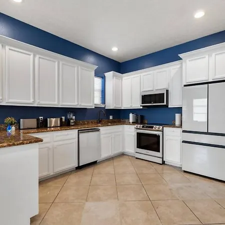 Stylish 3 Bedroom With Tons Of Games And 85 Inch Tv-2