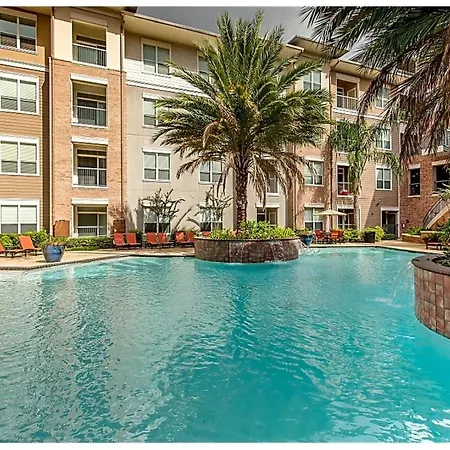Nrg Stadium-Poolside-3