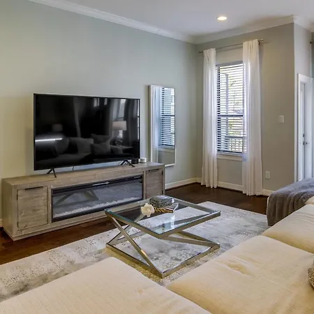 Houston Home With Rooftop Patio And Downtown Views!-3