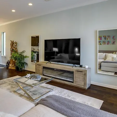 Houston Home With Rooftop Patio And Downtown Views!-2