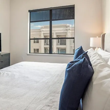 Modern Apartment In Prime Location Id8663X95-3