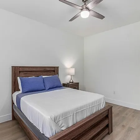 Heart Of Houston, Unit B-2
