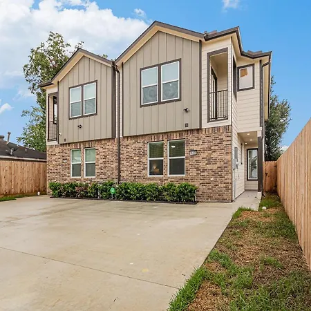 Heart Of Houston, Unit B-3
