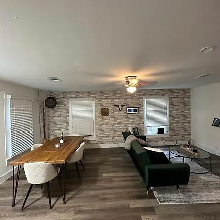 Urban Cowboy Getaway - Accommodates 8 Guests-2