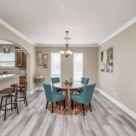 Gorgeous Home W/ Amazing View Of Houston Skyline-3