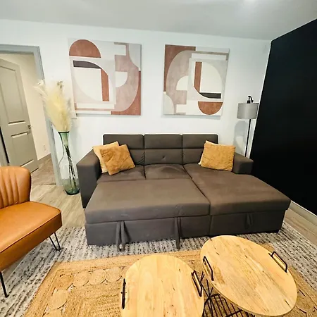 Trendy Midtown Apartment-3