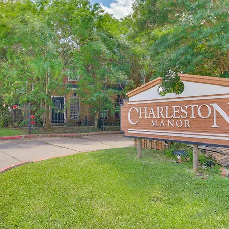 Southwest Houston Apartment With Pool Access!-3