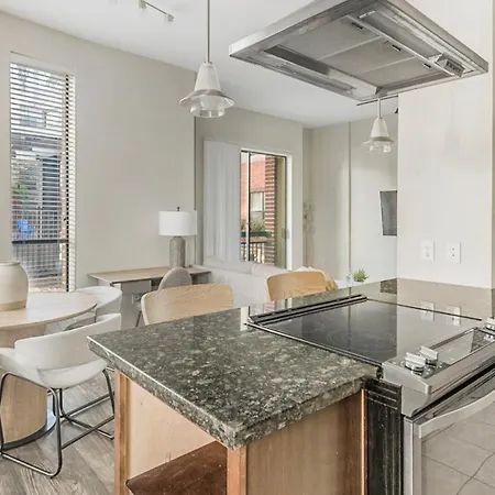 Modern Apartment In Prime Location Id1992-2