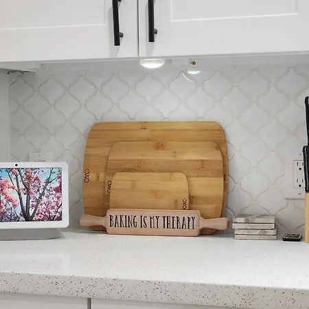 New! H-Town Getaway Near Medical Center!-2