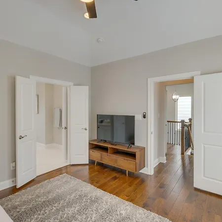 Spacious Houston Townhome About 5 Mi To Downtown!-2