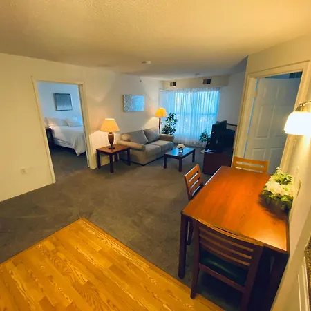The Holistic Escape W/Fast Wifi & Free Parking-2