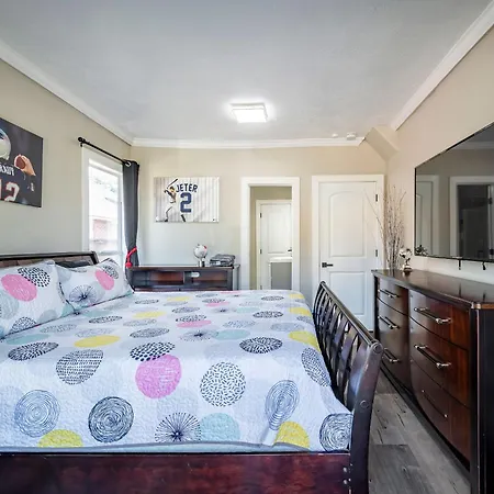 4Br Home Sleeps 13 Downtown/Pet Friendly/Evcharger-2