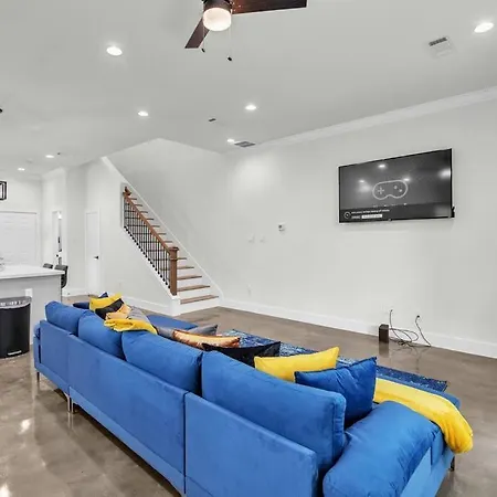 New 4Bd-3B Downtown Houston-3