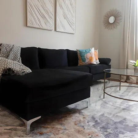 Urban Oasis Your Perfect Getaway In The Heart Of Downtown!-3