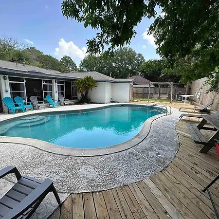 Northwest Houston - Family Pool House!! - Bent Bough-3