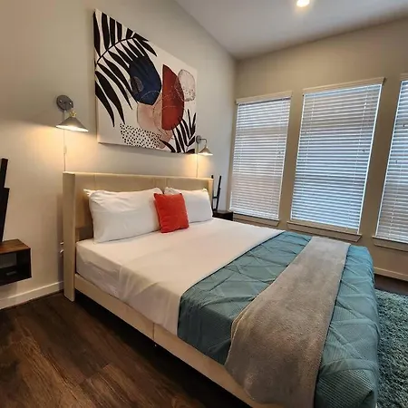 Galleria Premium 3 Story Home Sleeps 8-3
