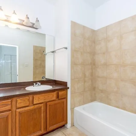 Private Room Near Downtown, Great Value-2