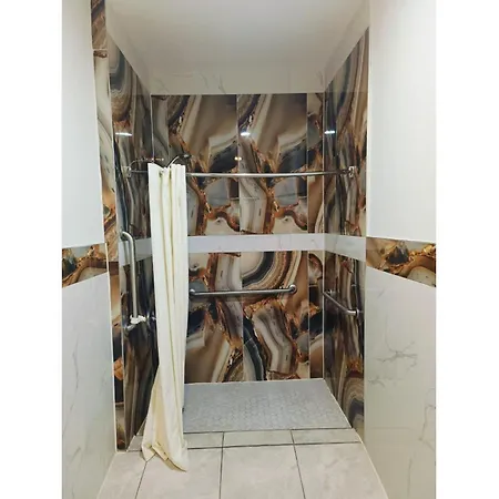 Regency Suites IAH Beltway 8-2