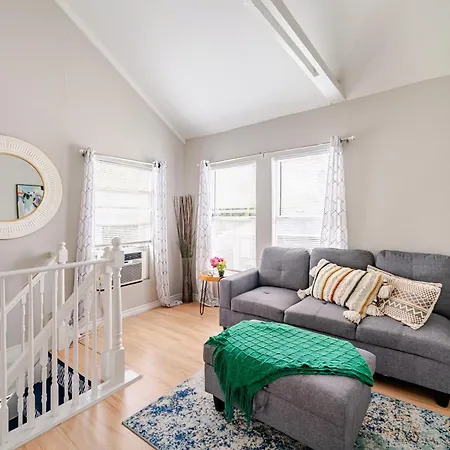 Juniper Cottage 2Br Guesthouse With Balcony Near Downtown Houston-3